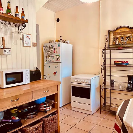 Charmante Maison Authentique, Proche Bassin 펜션