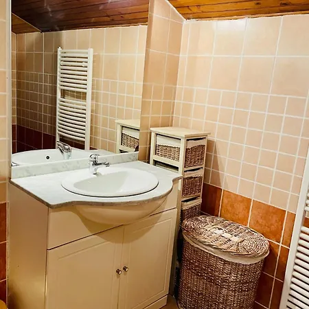 Holiday home Charmante Maison Authentique, Proche Bassin *